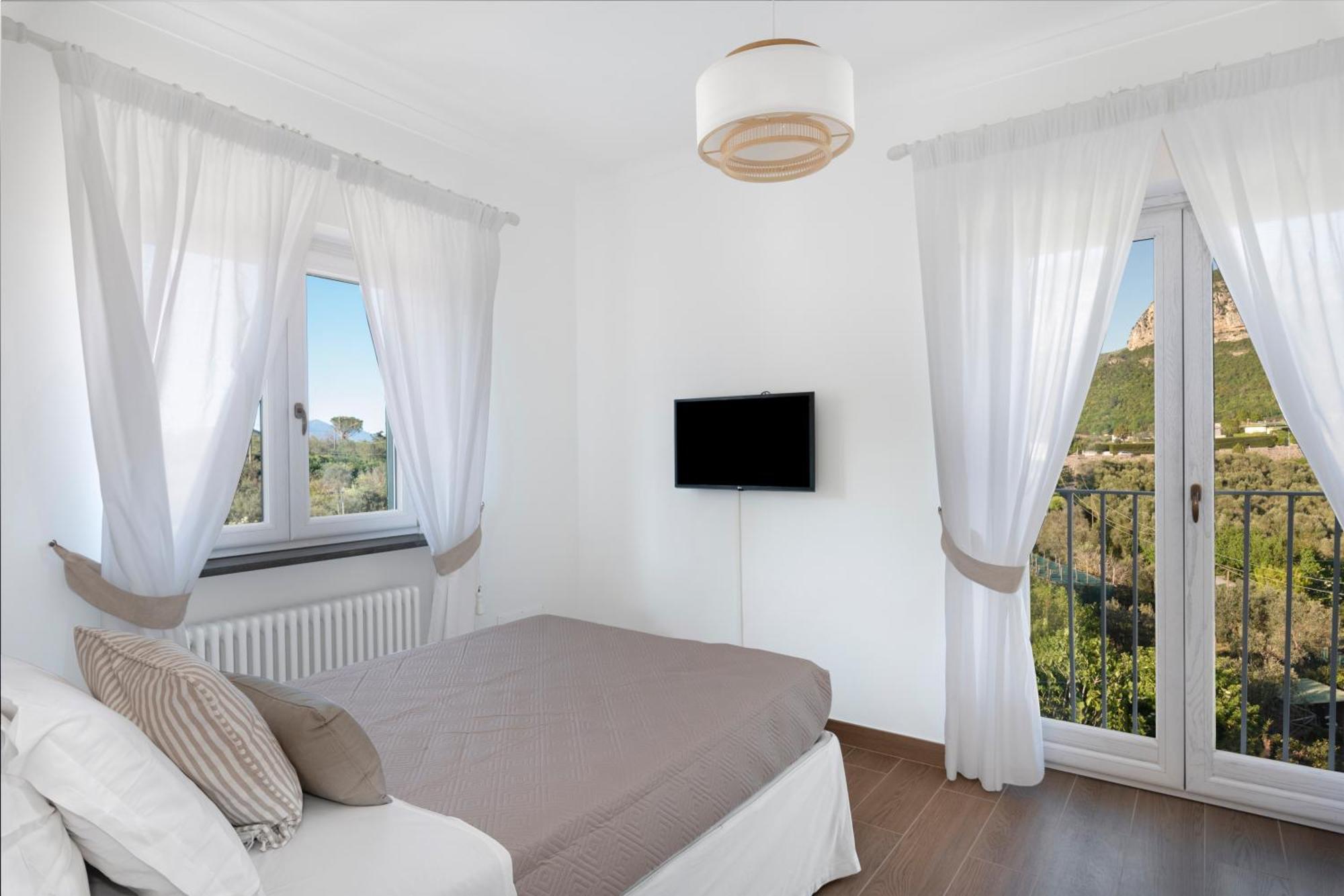 Villa Anna - De Vivo Realty Пьяно-ди-Сорренто Экстерьер фото